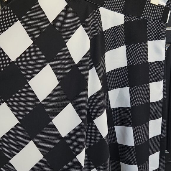 Unique Vintage Brand Plus Size 3X/18 Black & White Gingham Flare Skirt - Picture 2 of 10